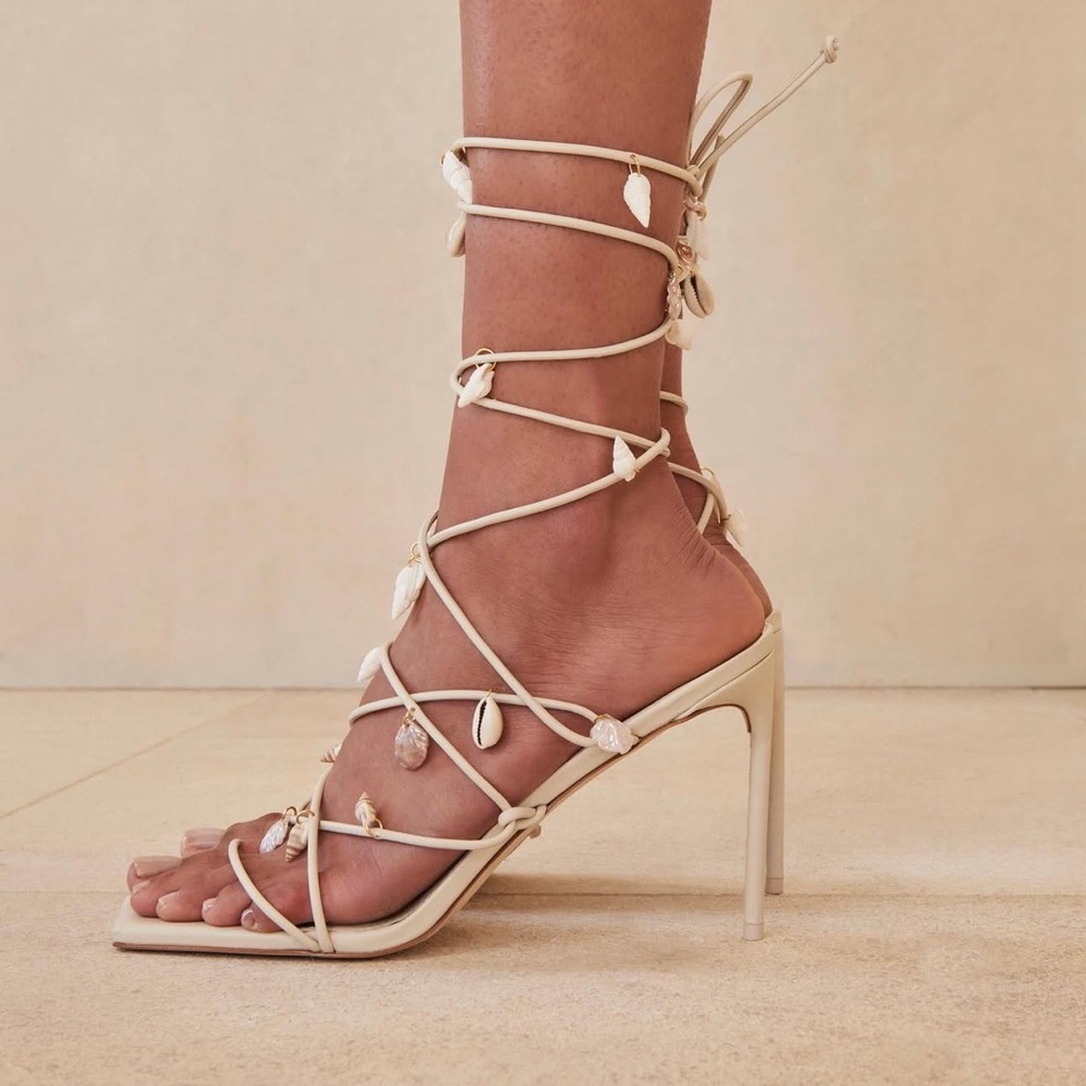 DISO!! Cult Gaia Lazar Sandal with real seashells